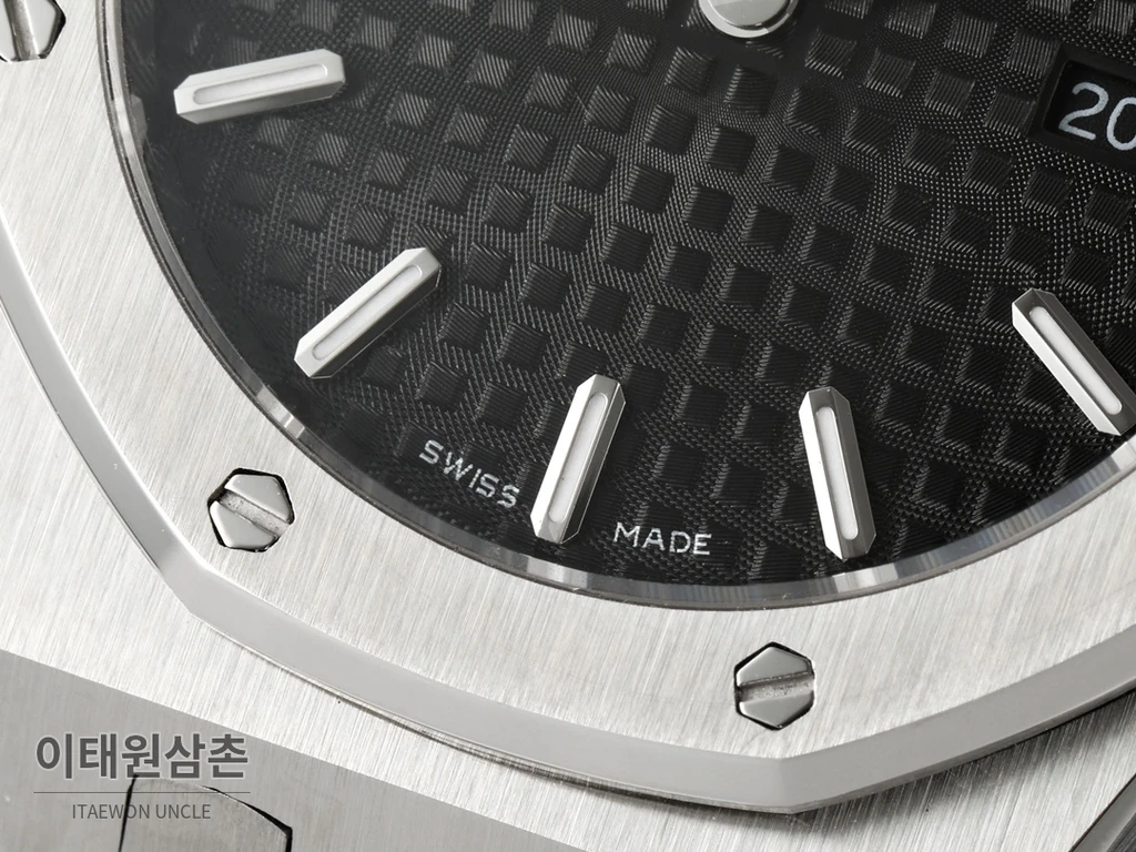 오데마피게 로열오크 스와로브스키 베젤 그랑 타피스리 쿼츠 33mm 67651OR 블랙 다이얼 스틸 브레이슬릿