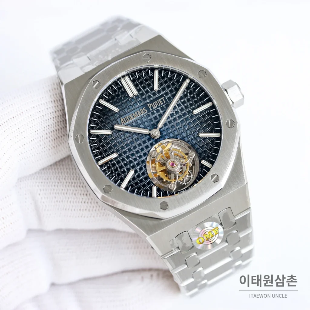 오데마피게 로열오크 투르비용 오토매틱 블루 다이얼
