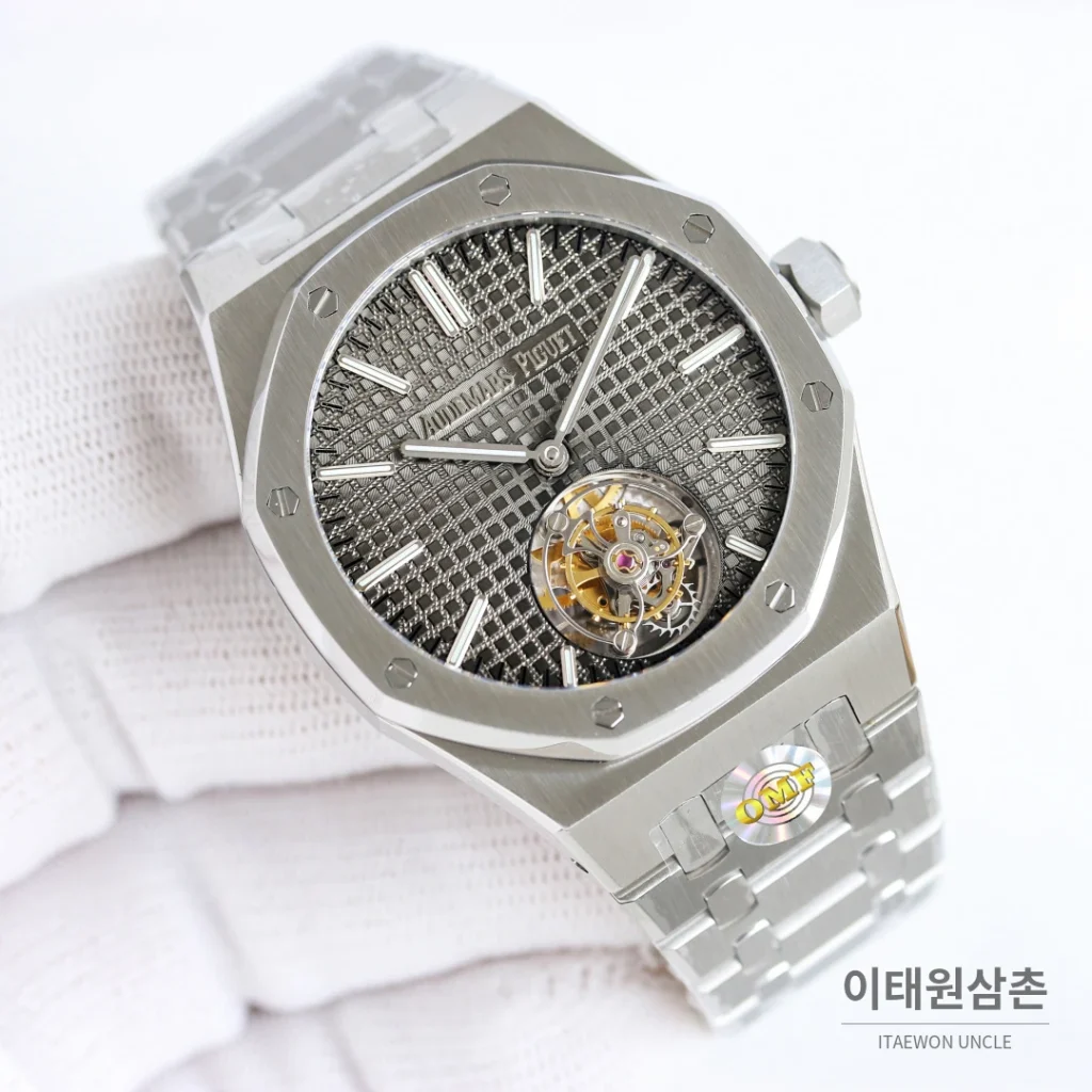 오데마피게 로열오크 투르비용 오토매틱 블루 다이얼