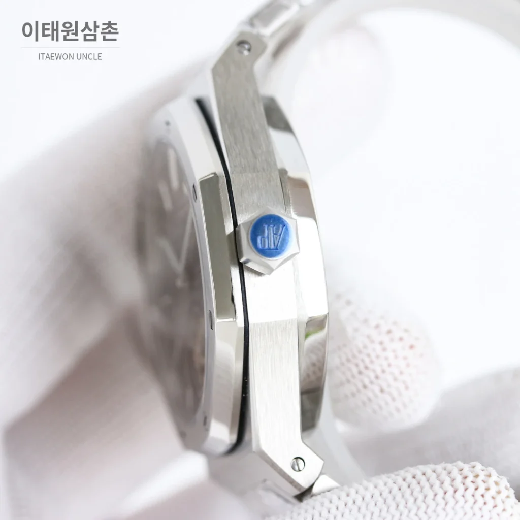 오데마피게 로열오크 투르비용 오토매틱 블루 다이얼