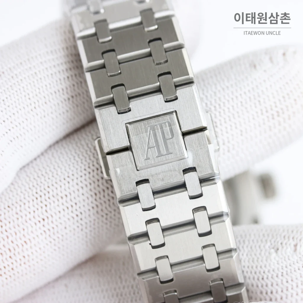 오데마피게 로열오크 투르비용 오토매틱 네이비 다이얼
