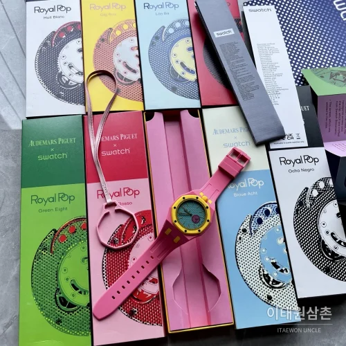 오데마피게 스와치 로열 팝 스타일 바이오세라믹 쿼츠 42mm 탄 민트 다이얼 핑크 러버 스트랩 오데마피게 스와치 로열 팝 스타일 바이오세라믹 쿼츠 42mm 탄 민트 다이얼 핑크 러버 스트랩