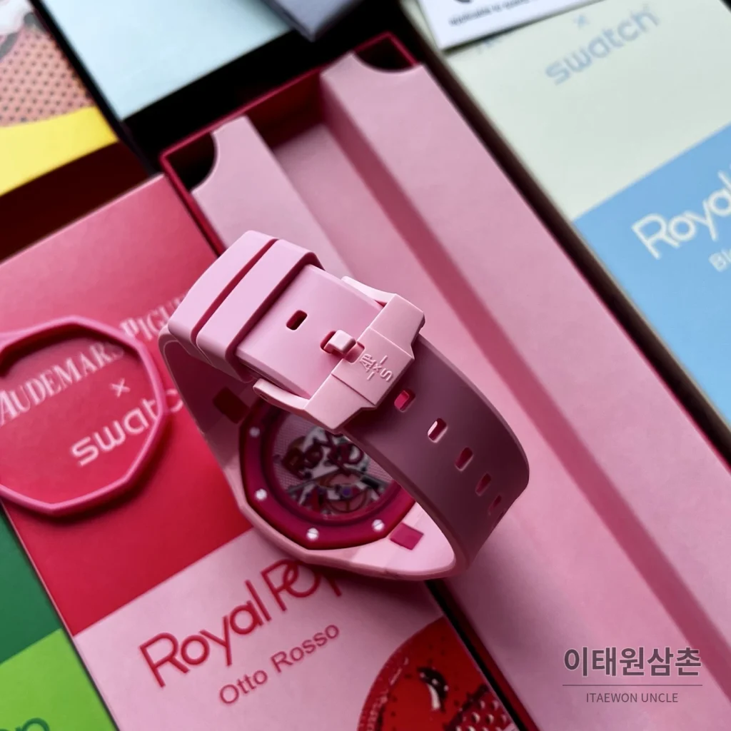 오데마피게 스와치 로열 팝 스타일 바이오세라믹 쿼츠 42mm 탄 핑크 다이얼 핑크 러버 스트랩