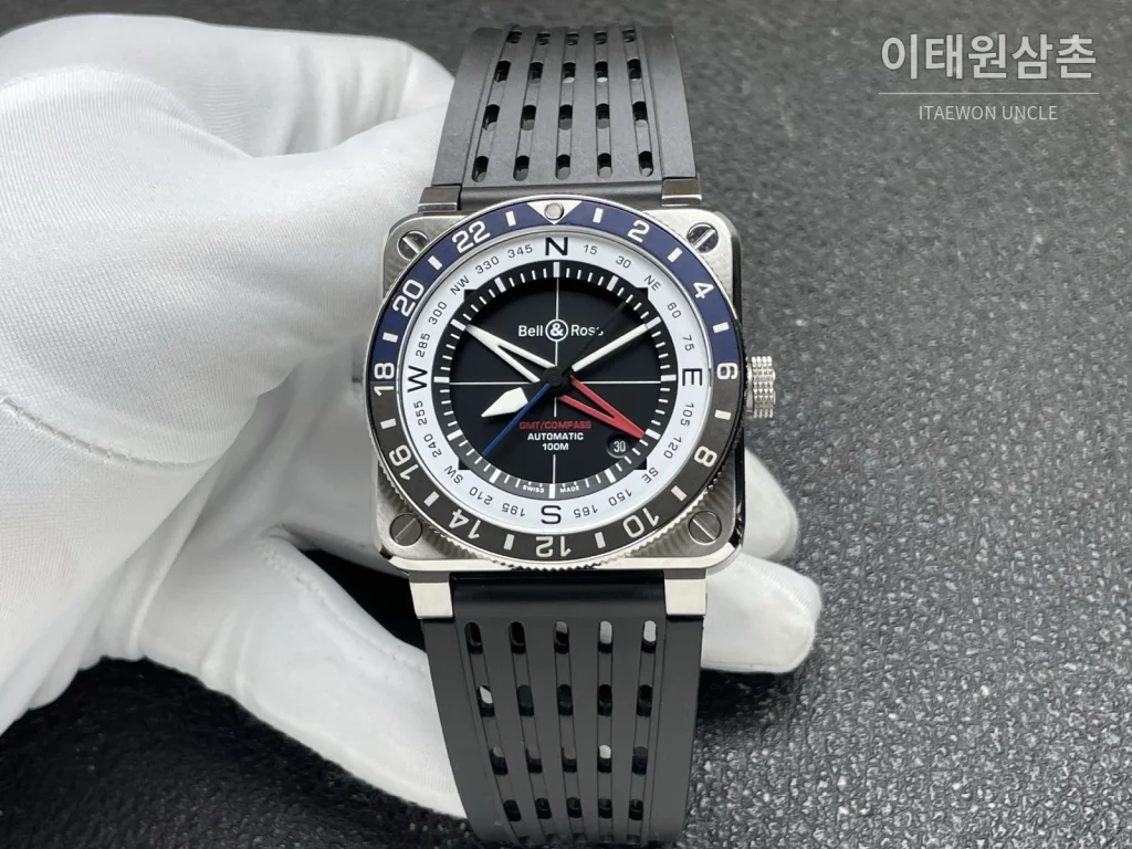 벨앤로스 BR-03 GMT 컴퍼스 스테인리스 GMT 오토매틱 42mm BR0393 블랙 다이얼 블랙 러버 스트랩 네이비 베젤 (2)