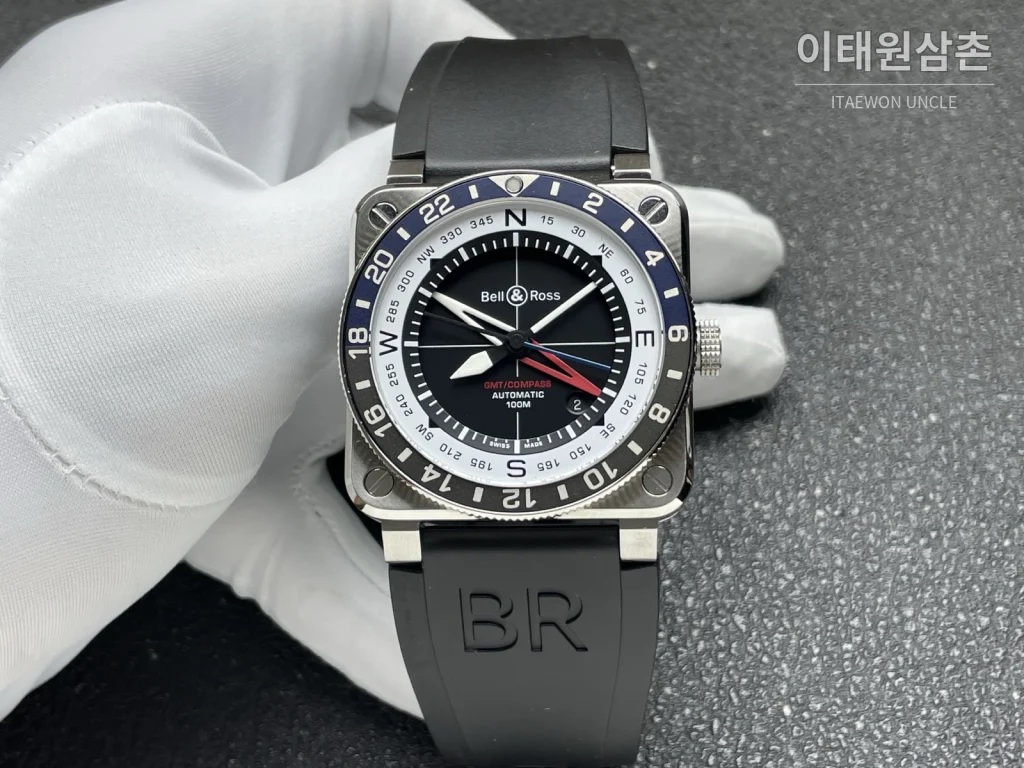 벨앤로스 BR-03 GMT 컴퍼스 스테인리스 GMT 오토매틱 42mm BR0393 블랙 다이얼 블랙 러버 스트랩 네이비 베젤