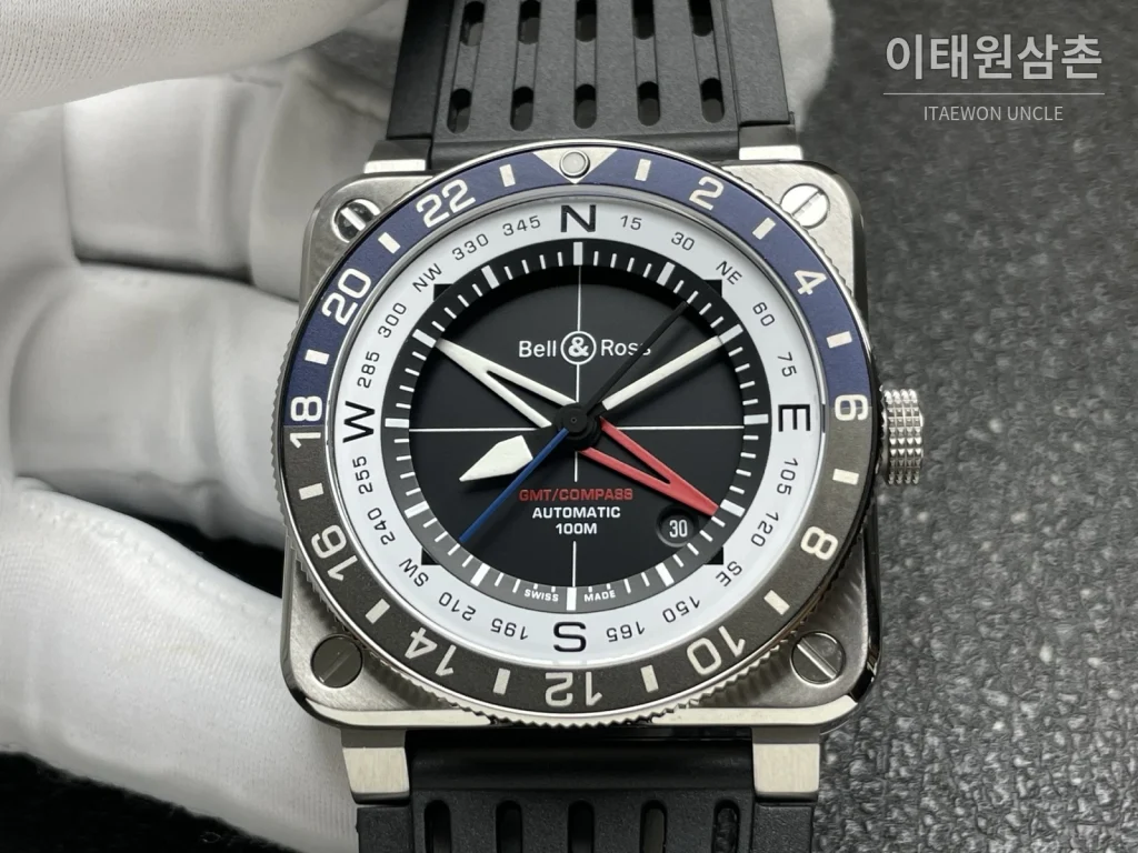 벨앤로스 BR-03 GMT 컴퍼스 스테인리스 GMT 오토매틱 42mm BR0393 블랙 다이얼 블랙 러버 스트랩 네이비 베젤 (2)