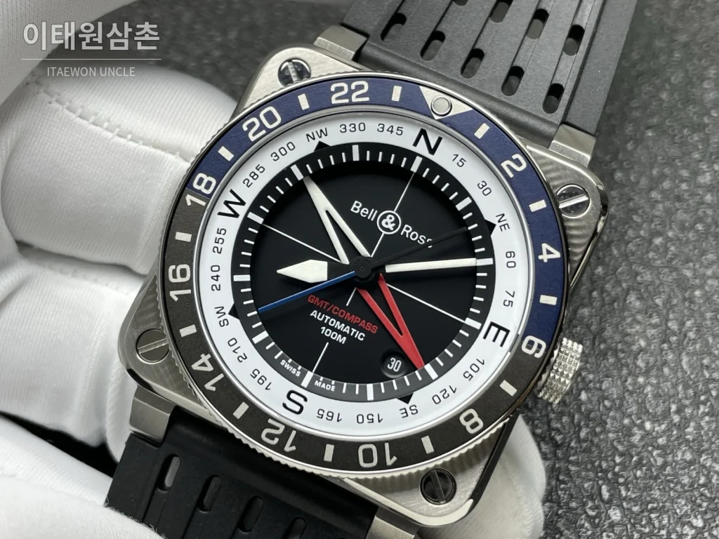 벨앤로스 BR-03 GMT 컴퍼스 스테인리스 GMT 오토매틱 42mm BR0393 블랙 다이얼 블랙 러버 스트랩 네이비 베젤 (2)