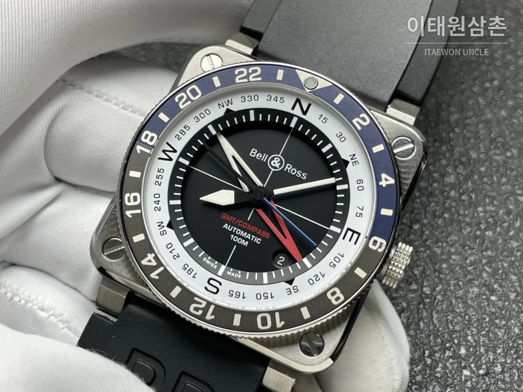 벨앤로스 BR-03 GMT 컴퍼스 스테인리스 GMT 오토매틱 42mm BR0393 블랙 다이얼 블랙 러버 스트랩 네이비 베젤