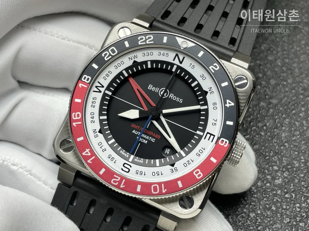 벨앤로스 BR-03 GMT 컴퍼스 스테인리스 GMT 오토매틱 42mm BR0393 블랙 다이얼 블랙 러버 스트랩 레드 베젤