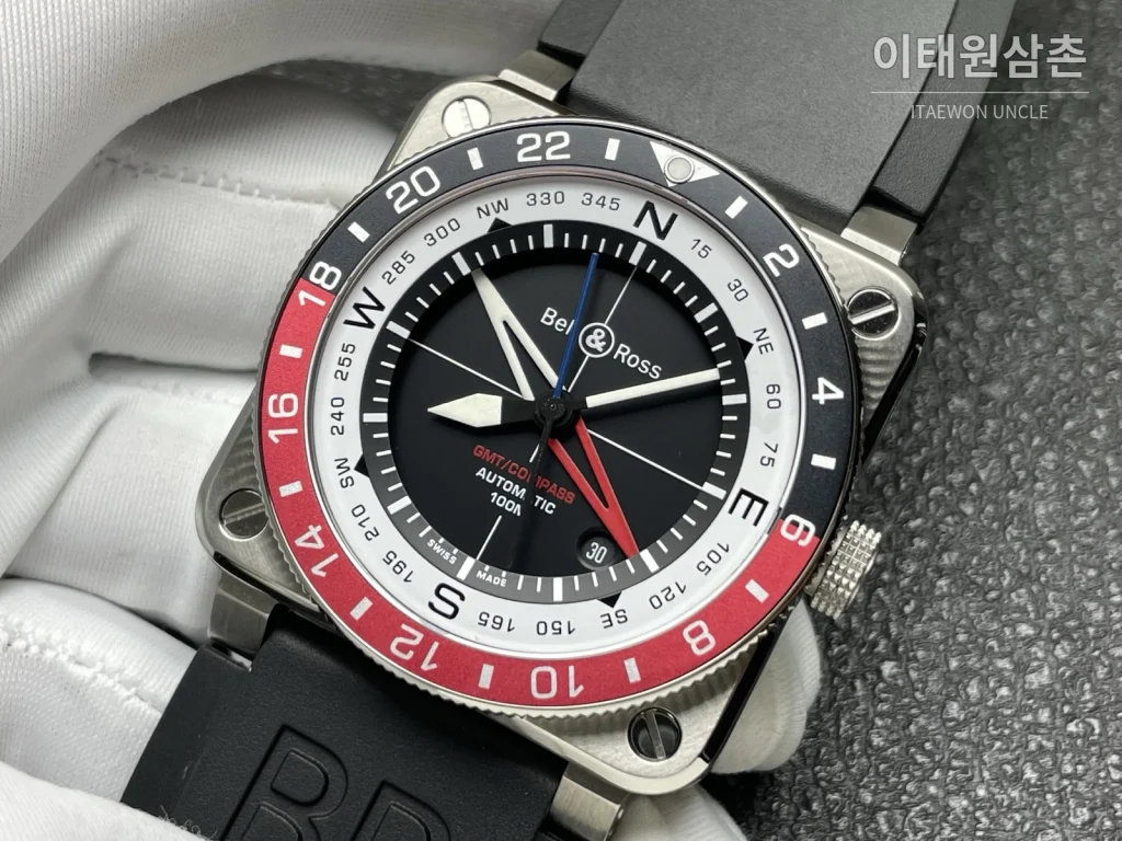 벨앤로스 BR-03 GMT 컴퍼스 스테인리스 GMT 오토매틱 42mm BR0393 블랙 다이얼 블랙 러버 스트랩 레드 베젤 (2)