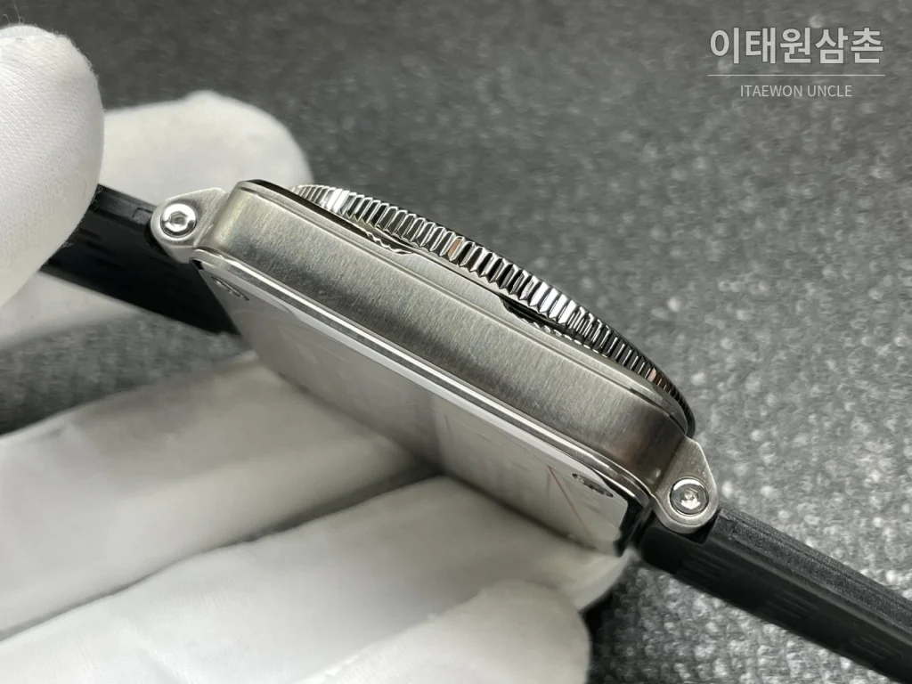 벨앤로스 BR-03 GMT 컴퍼스 스테인리스 GMT 오토매틱 42mm BR0393 블랙 다이얼 블랙 러버 스트랩 네이비 베젤 (2)
