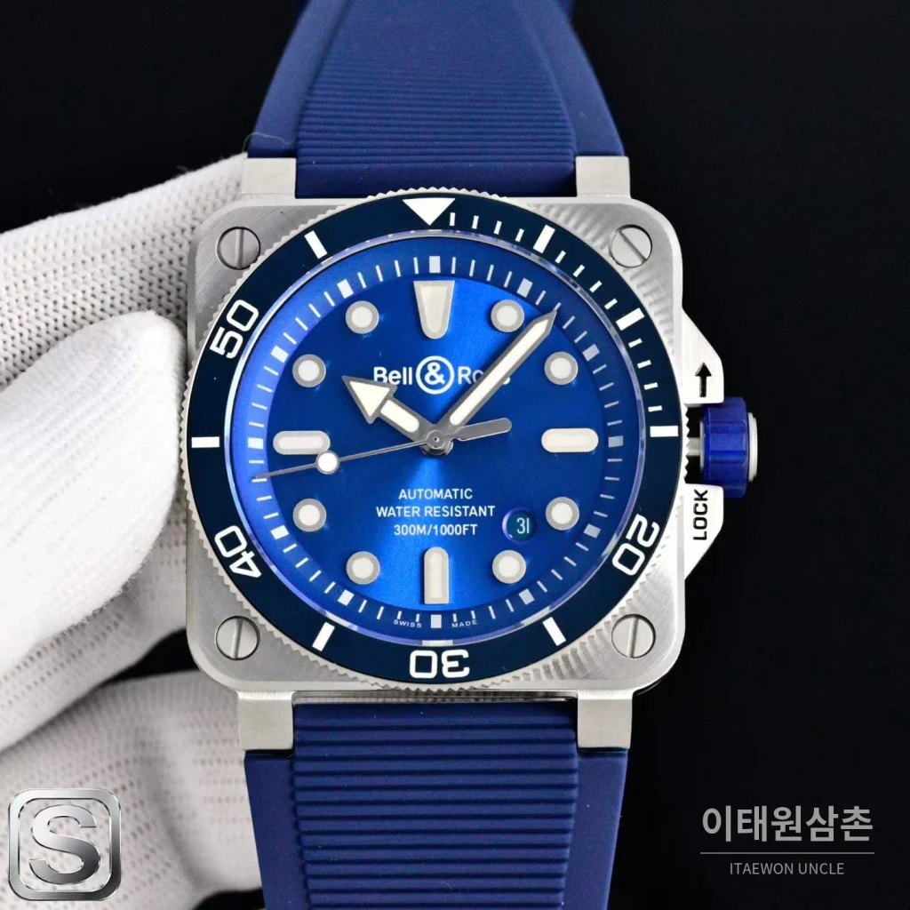 벨앤로스 BR03A 스틸 세라믹베젤 블랙다이얼 오토매틱 42mm 블루 러버 스트랩