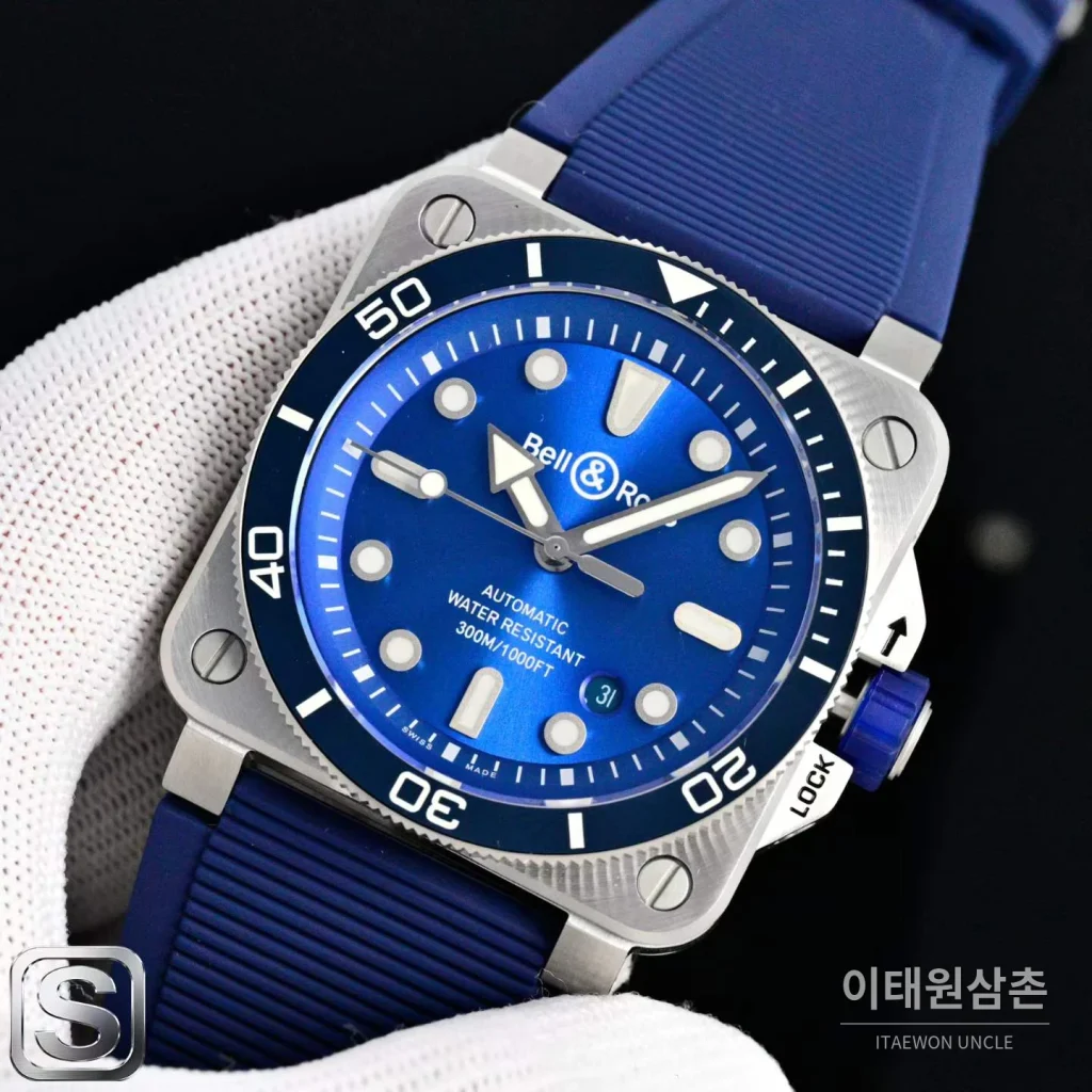 벨앤로스 BR03A 스틸 세라믹베젤 블랙다이얼 오토매틱 42mm 블루 러버 스트랩