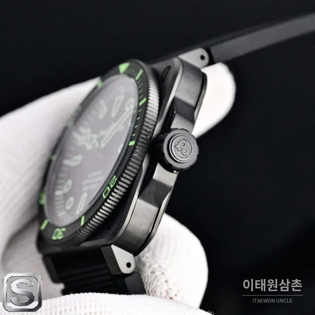 벨앤로스 BR03A 스틸 세라믹베젤 블랙다이얼 오토매틱 42mm 블랙 러버 스트랩 (2)