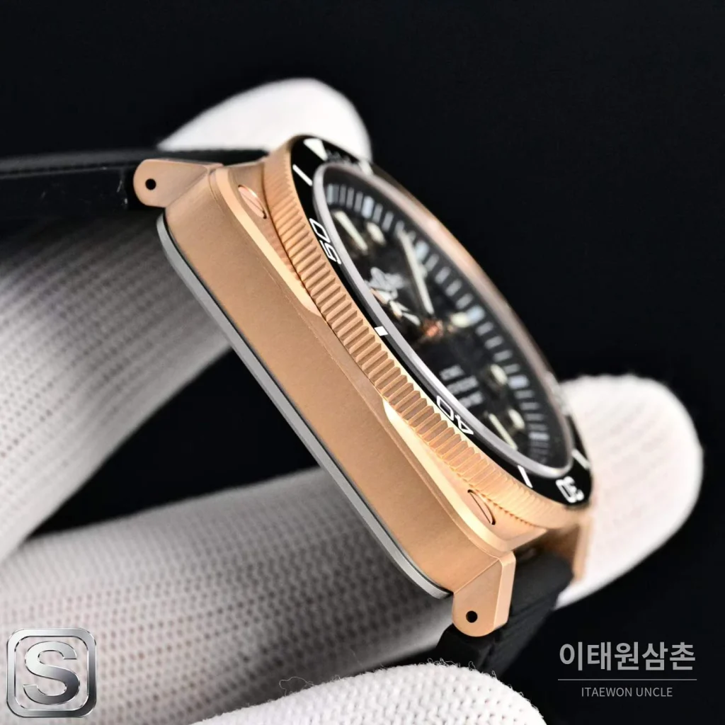 벨앤로스 BR03A 스틸 세라믹베젤 블랙다이얼 오토매틱 42mm 블랙 러버 스트랩