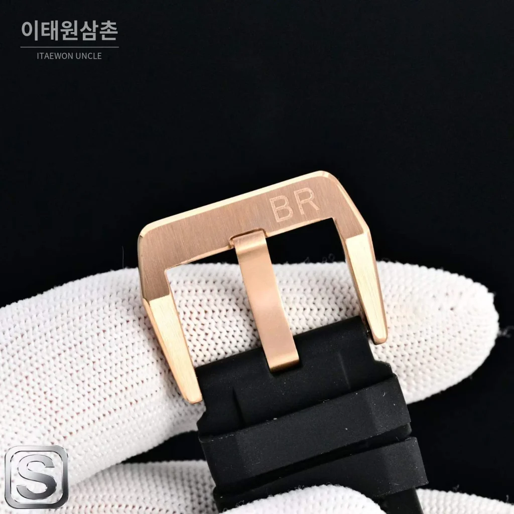 벨앤로스 BR03A 스틸 세라믹베젤 블랙다이얼 오토매틱 42mm 블랙 러버 스트랩