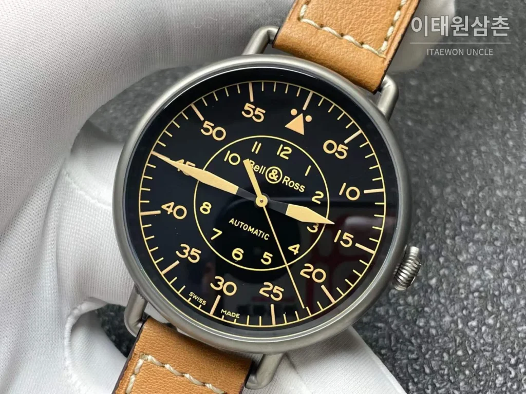 벨앤로스 빈티지 그레이PVD 스틸 블랙다이얼 오토매틱 45mm 브라운 가죽 스트랩 그레이 베젤