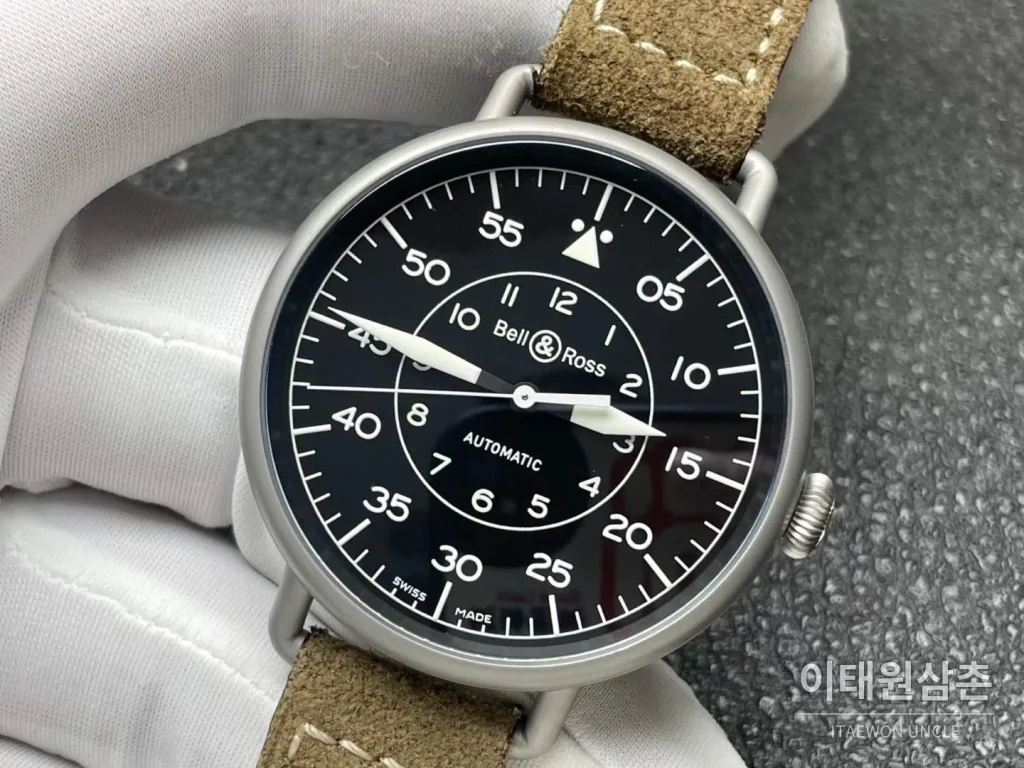 벨앤로스 빈티지 그레이PVD 스틸 블랙다이얼 오토매틱 45mm 브라운 가죽 스트랩