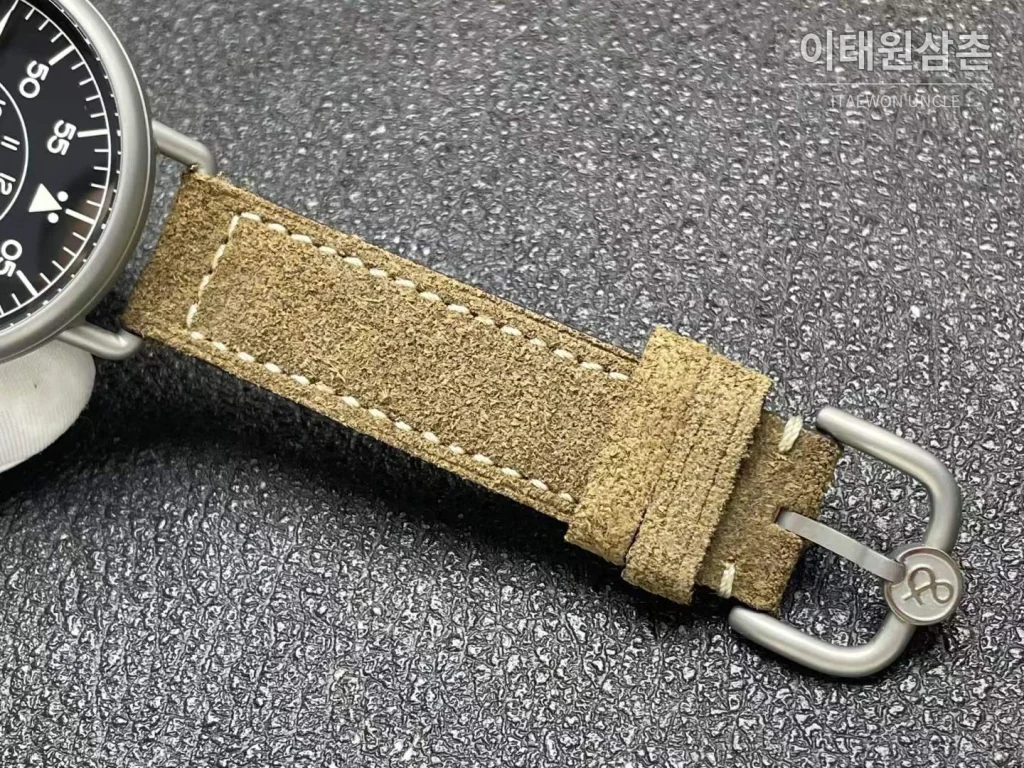 벨앤로스 빈티지 그레이PVD 스틸 블랙다이얼 오토매틱 45mm 브라운 가죽 스트랩