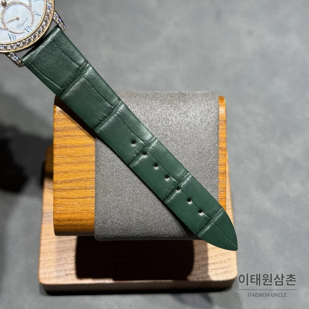 블랑팡 다이아몬드 볼 오토매틱 34.9mm 자개 다이얼 그린 가죽 스트랩 로즈골드 베젤
