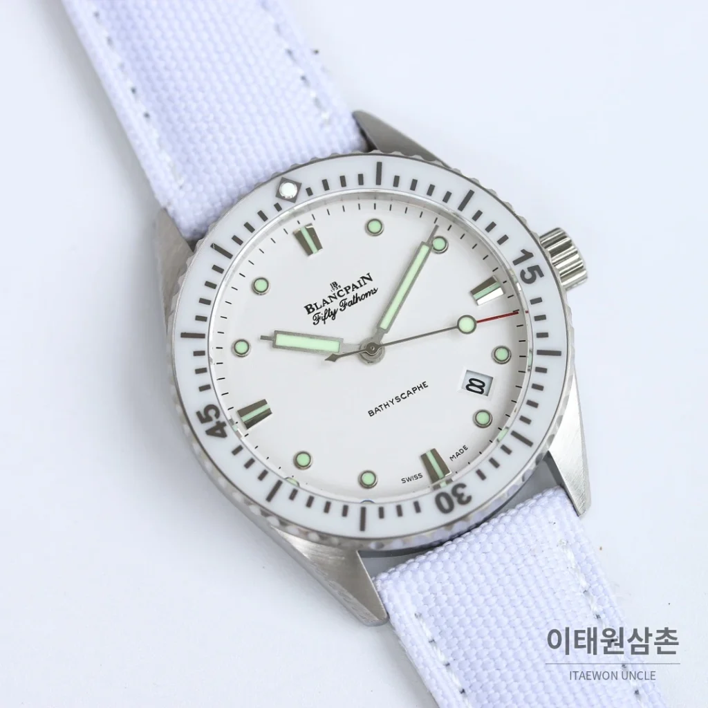 블랑팡 피프티패덤즈 바티스카프 세라믹 오토매틱 38mm 블랙 화이트 나일론 스트랩 (2)
