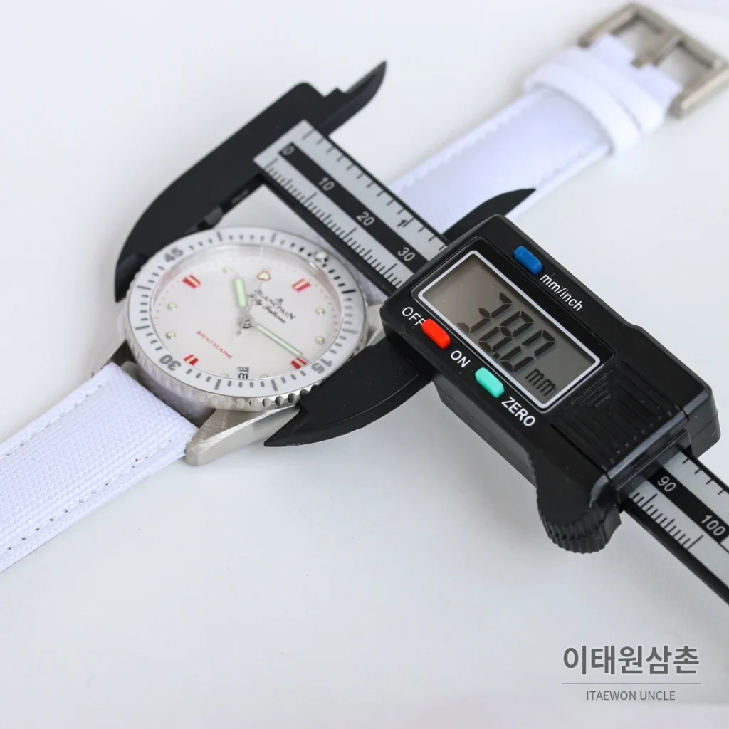 블랑팡 피프티패덤즈 바티스카프 세라믹 오토매틱 38mm 블랙 화이트 나일론 스트랩