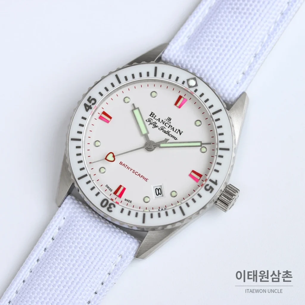블랑팡 피프티패덤즈 바티스카프 세라믹 오토매틱 38mm 블랙 화이트 나일론 스트랩 (3)