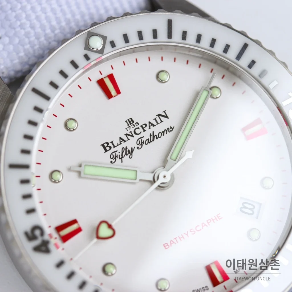 블랑팡 피프티패덤즈 바티스카프 세라믹 오토매틱 38mm 블랙 화이트 나일론 스트랩 (3)