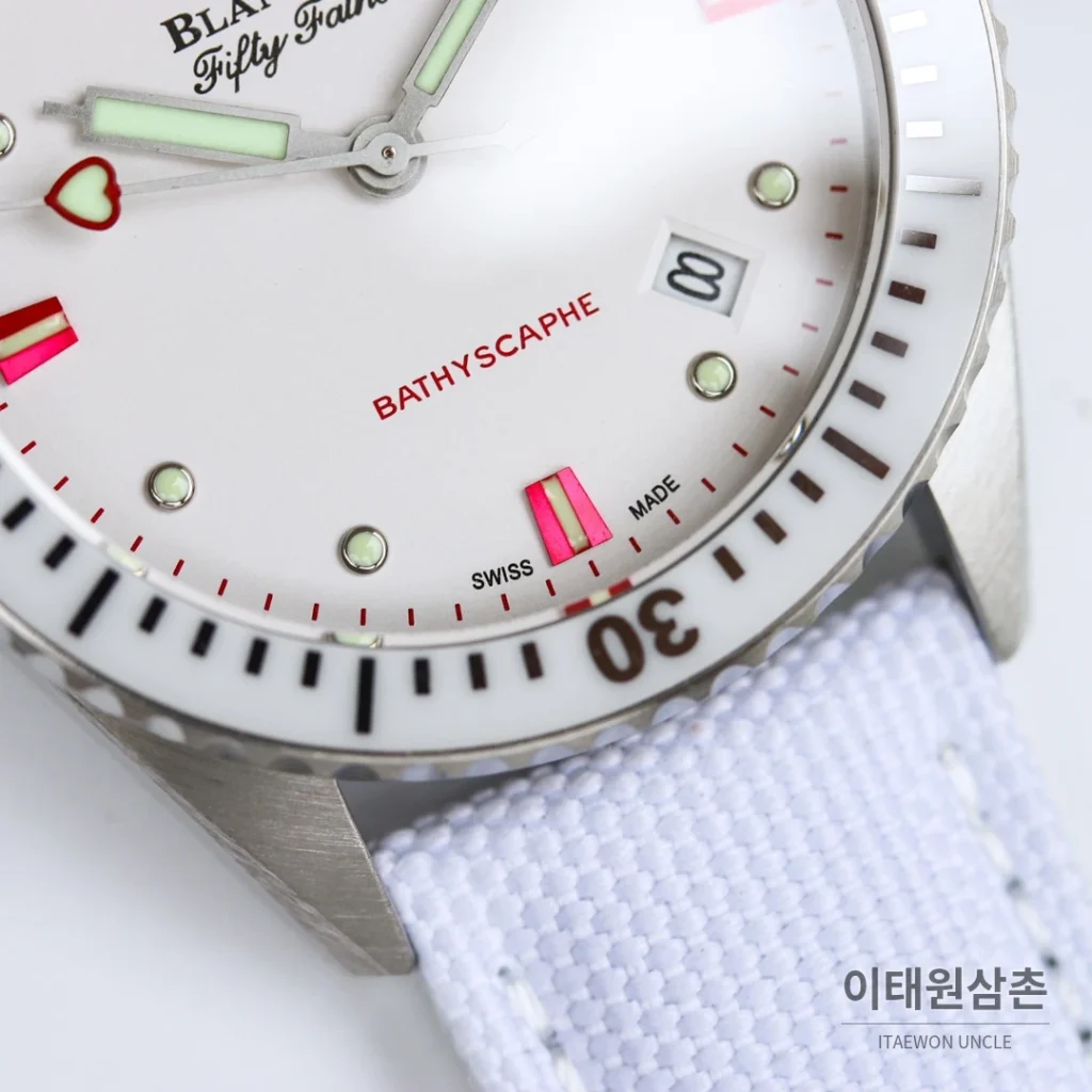 블랑팡 피프티패덤즈 바티스카프 세라믹 오토매틱 38mm 블랙 화이트 나일론 스트랩 (3)