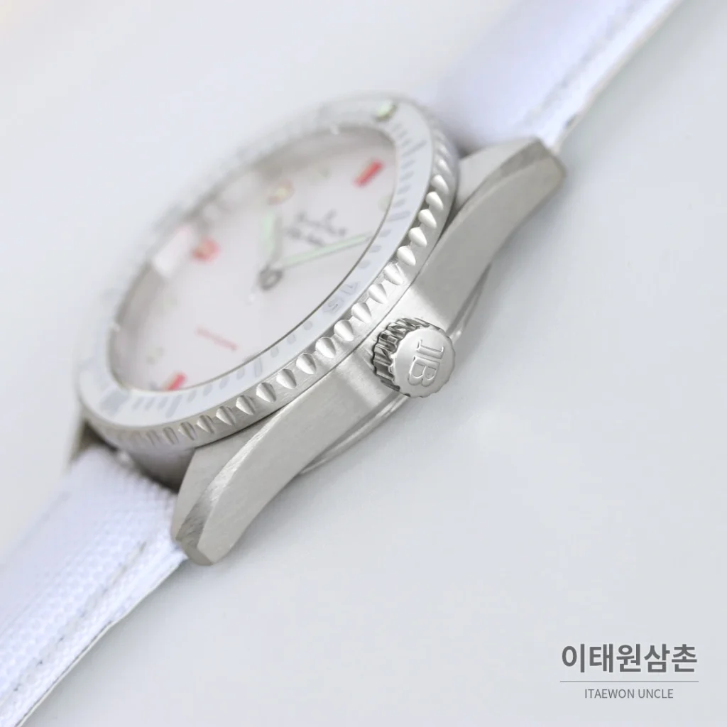 블랑팡 피프티패덤즈 바티스카프 세라믹 오토매틱 38mm 블랙 화이트 나일론 스트랩 (3)