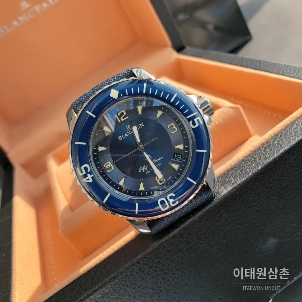 블랑팡 피프티패덤즈 블랙 세라믹 다이버 오토매틱 45mm 네이비 다이얼