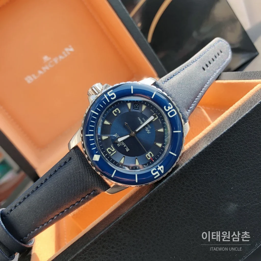 블랑팡 피프티패덤즈 블랙 세라믹 다이버 오토매틱 45mm 네이비 다이얼