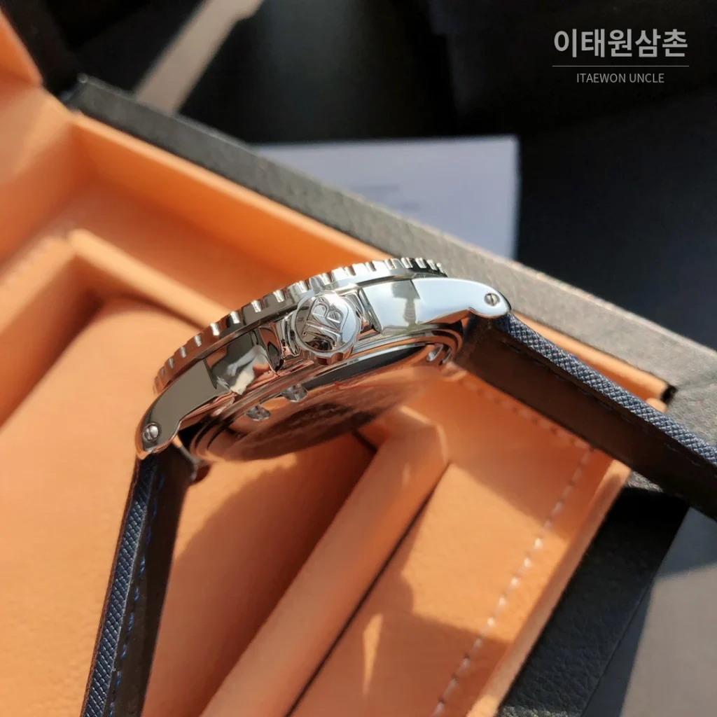 블랑팡 피프티패덤즈 블랙 세라믹 다이버 오토매틱 45mm 네이비 다이얼