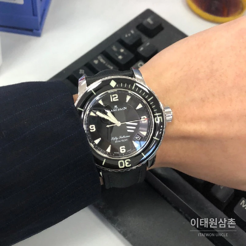 블랑팡 피프티패덤즈 블랙 세라믹 다이버 오토매틱 45mm 블랙 다이얼