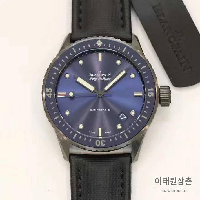 블랑팡 피프티패덤즈 세라믹 블랙다이얼 데이트 다이버 오토매틱 43.6mm 블랙 러버 스트랩 그레이 베젤