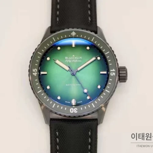 블랑팡 피프티패덤즈 세라믹 블랙다이얼 데이트 다이버 오토매틱 43.6mm 블랙 가죽 스트랩 그레이 베젤