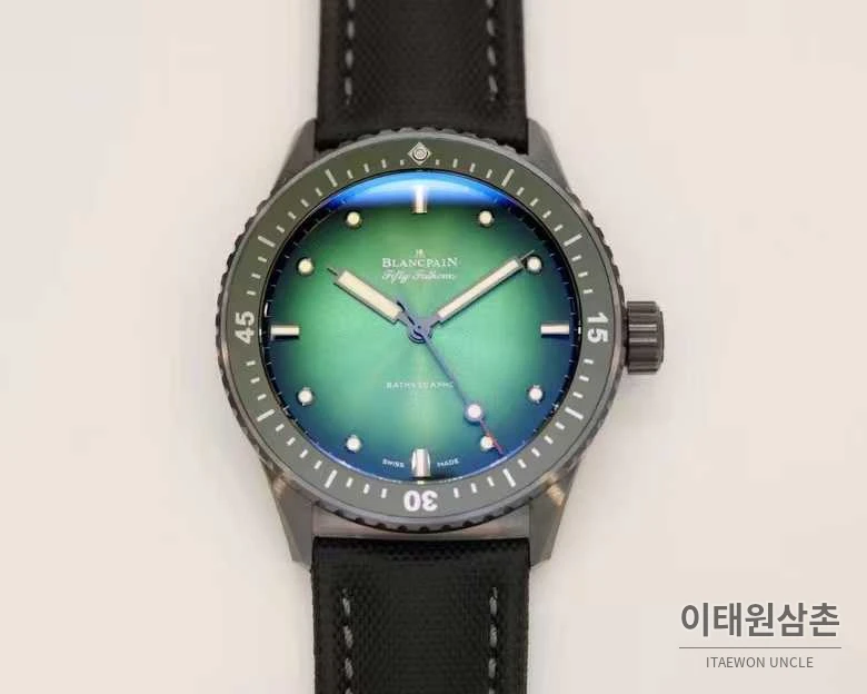 블랑팡 피프티패덤즈 세라믹 블랙다이얼 데이트 다이버 오토매틱 43.6mm 블랙 가죽 스트랩 그레이 베젤