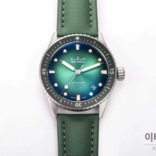 블랑팡 피프티패덤즈 세라믹 블랙다이얼 데이트 다이버 오토매틱 43.6mm 그린 나일론 스트랩 그린 베젤
