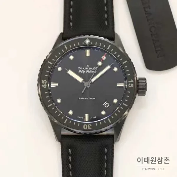 블랑팡 피프티패덤즈 세라믹 블랙다이얼 데이트 다이버 오토매틱 43.6mm 블랙 나일론 스트랩 블랙 베젤