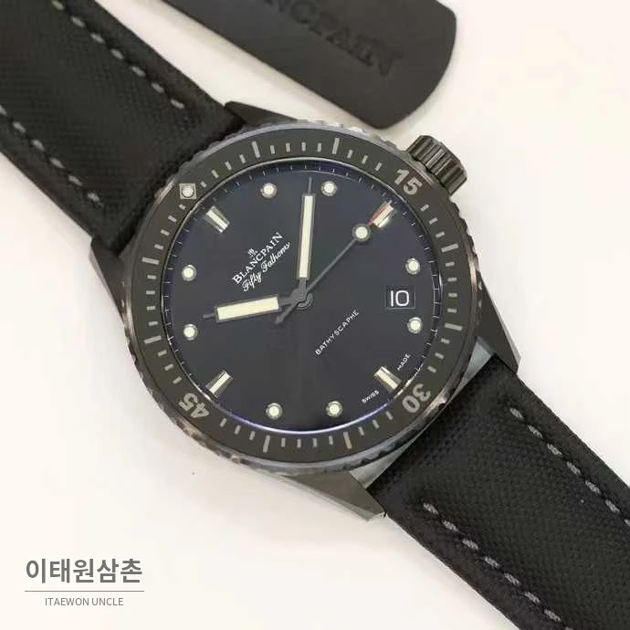블랑팡 피프티패덤즈 세라믹 블랙다이얼 데이트 다이버 오토매틱 43.6mm 블랙 나일론 스트랩 블랙 베젤
