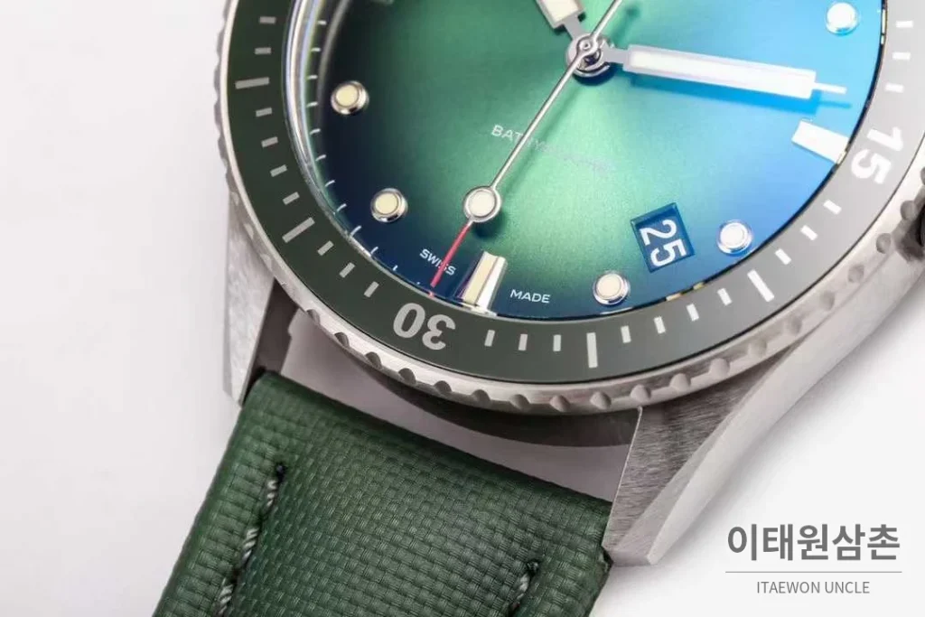 블랑팡 피프티패덤즈 세라믹 블랙다이얼 데이트 다이버 오토매틱 43.6mm 그린 나일론 스트랩 그린 베젤