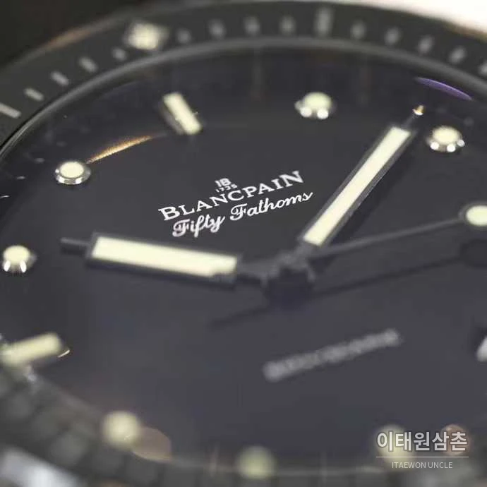 블랑팡 피프티패덤즈 세라믹 블랙다이얼 데이트 다이버 오토매틱 43.6mm 블랙 나일론 스트랩 블랙 베젤