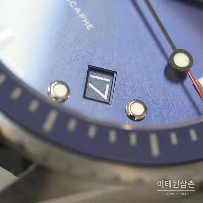 블랑팡 피프티패덤즈 세라믹 블랙다이얼 데이트 다이버 오토매틱 43.6mm 블랙 러버 스트랩 그레이 베젤