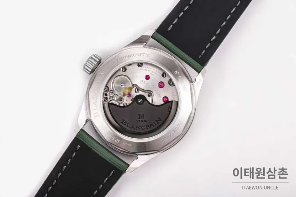 블랑팡 피프티패덤즈 세라믹 블랙다이얼 데이트 다이버 오토매틱 43.6mm 그린 나일론 스트랩 그린 베젤