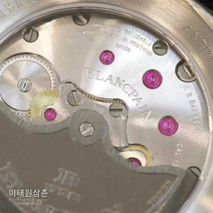 블랑팡 피프티패덤즈 세라믹 블랙다이얼 데이트 다이버 오토매틱 43.6mm 블랙 러버 스트랩 블랙 베젤