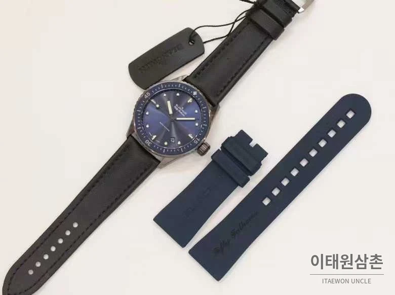 블랑팡 피프티패덤즈 세라믹 블랙다이얼 데이트 다이버 오토매틱 43.6mm 블랙 러버 스트랩 그레이 베젤