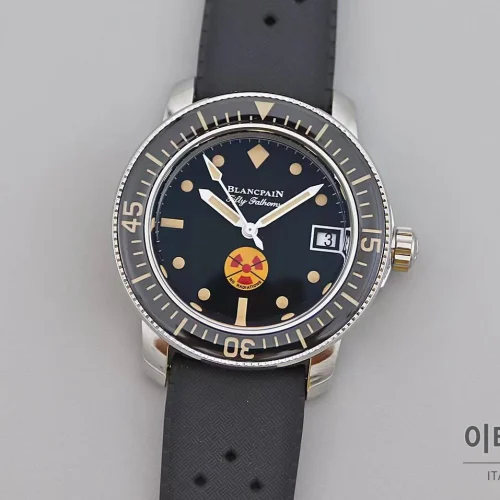 블랑팡 피프티 패덤즈 노 라디에이션 블랙다이얼 다이버 오토매틱 40.3mm 블랙 러버 스트랩 블랙 베젤