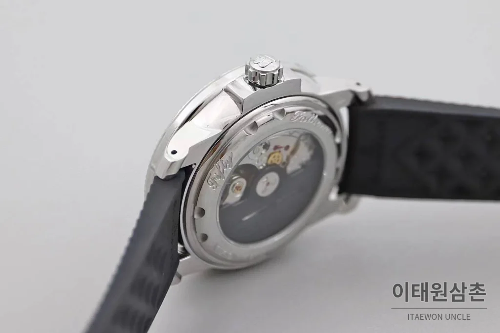 블랑팡 피프티 패덤즈 노 라디에이션 블랙다이얼 다이버 오토매틱 40.3mm 블랙 러버 스트랩 오렌지 베젤