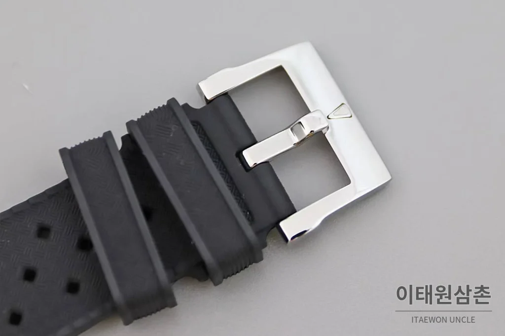 블랑팡 피프티 패덤즈 노 라디에이션 블랙다이얼 다이버 오토매틱 40.3mm 블랙 러버 스트랩 오렌지 베젤