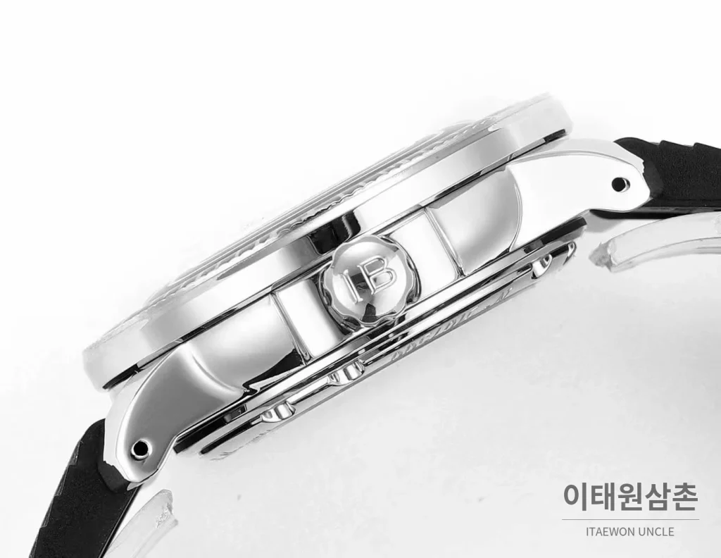 블랑팡 피프티 패덤즈 스틸 블랙다이얼 다이버 오토매틱 40.3mm 5008B 블랙 러버 스트랩 실버 베젤
